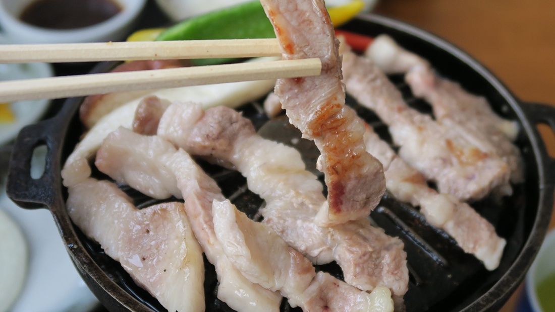 กินปิ้งย่าง ไม่แยกตะเกียบคีบหมูสุก-ดิบ เสี่ยงไวรัสตับอักเสบอี